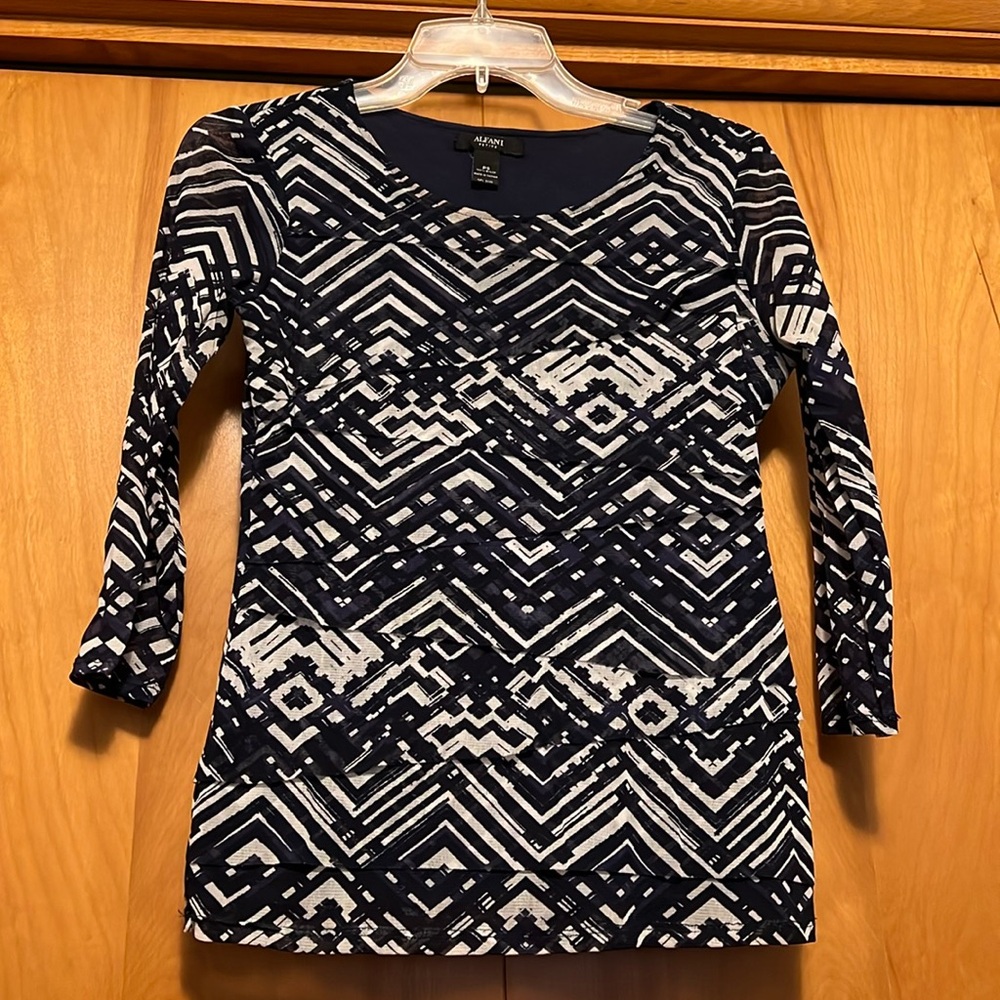 Alfani Navy and White Patterned Long Sleeve Top Size Small Petite